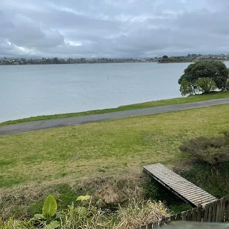 Bach On Daisy Villa Tauranga Exterior photo