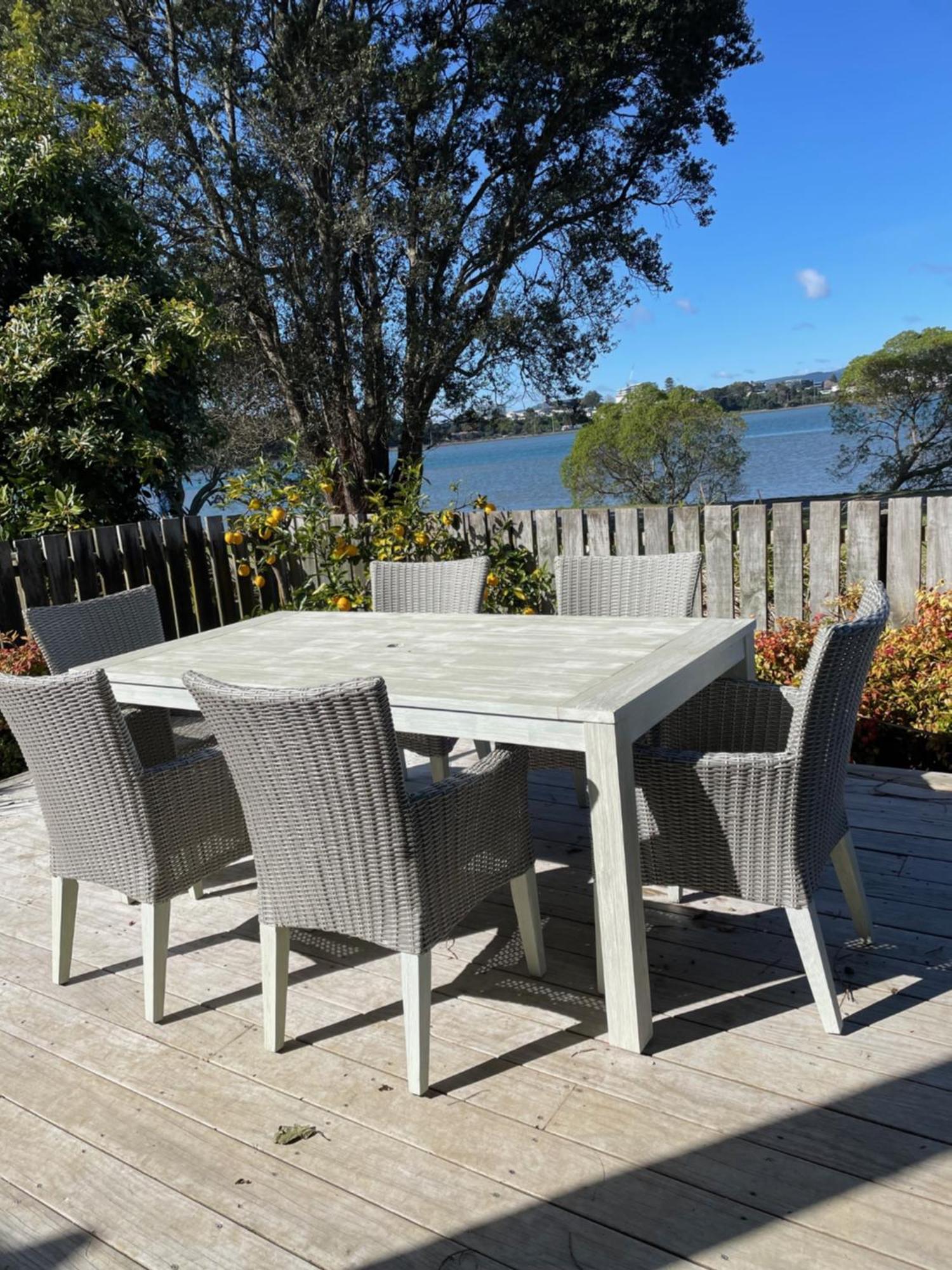 Holiday home Bach On Daisy Tauranga